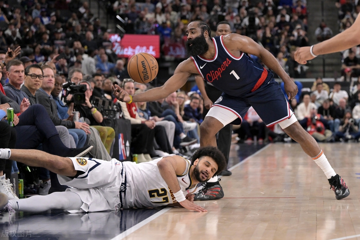 掘金观众热烈欢呼！，哈登迎来二十赛季出色发挥赢得满堂喝彩(哈登20中2)-hth体育