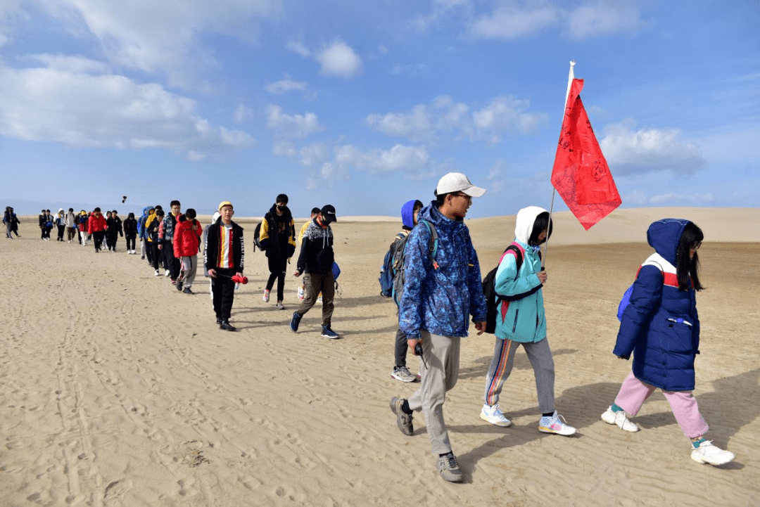 关于萨克拉门托国王训练开放日，关键时刻调整名单引欢呼，中超在即，医务组通报恢复的信息